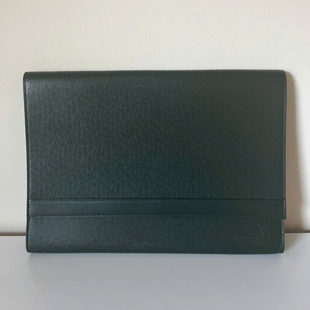 LOUIS VUITTON Taiga Volga Clutch Bag